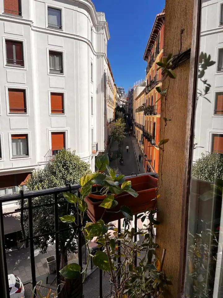 La Casa De La Escritora Otel Madrid Dış mekan fotoğraf